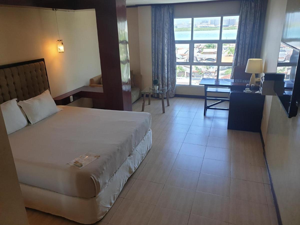 Cebu Dulcinea Hotel And Suites-Mactan Airport Hotel Lapu-Lapu City Dış mekan fotoğraf