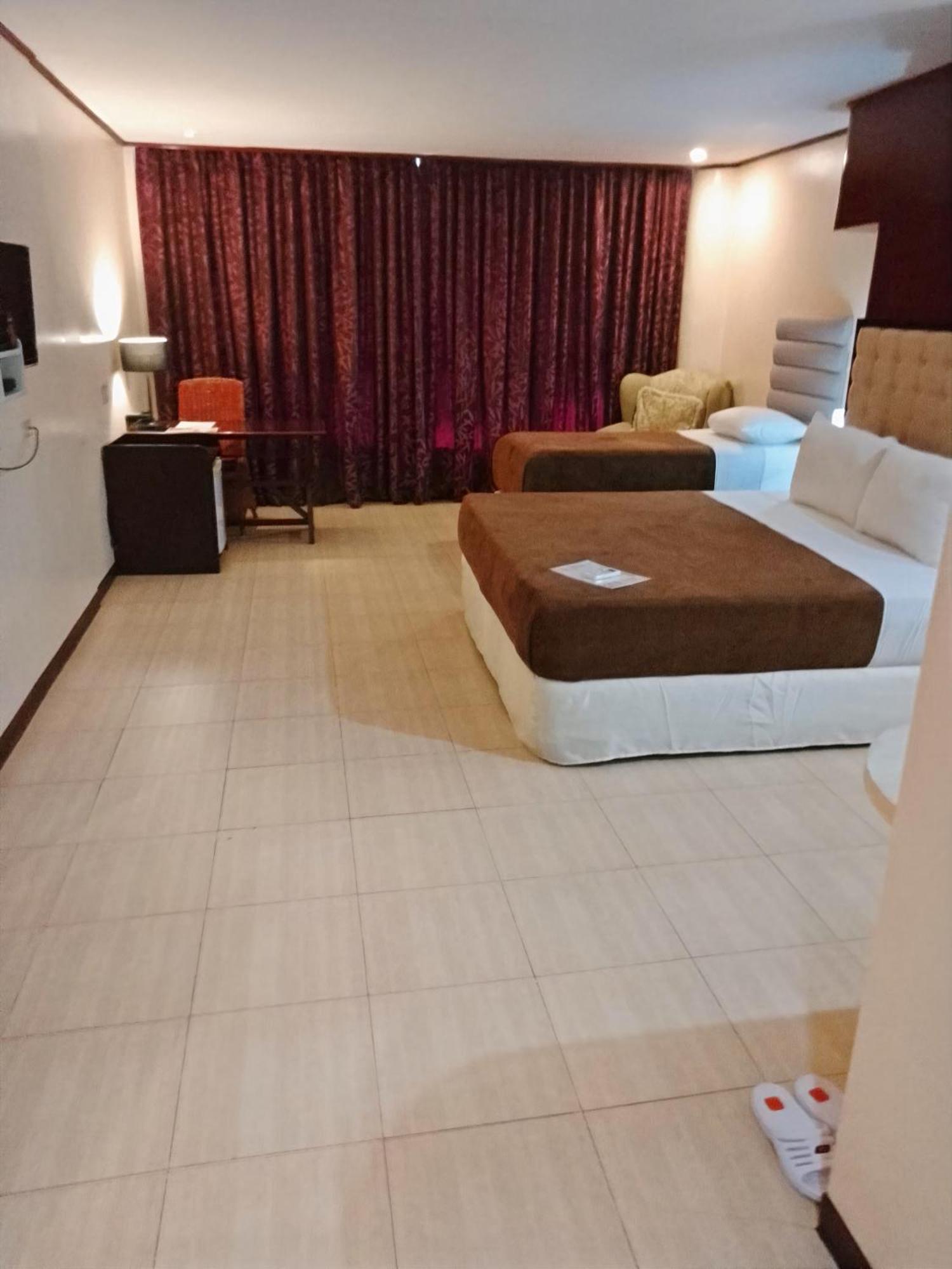 Cebu Dulcinea Hotel And Suites-Mactan Airport Hotel Lapu-Lapu City Dış mekan fotoğraf